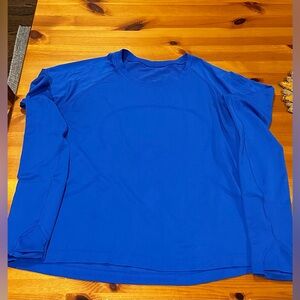 Lululemon athletic top - like new!